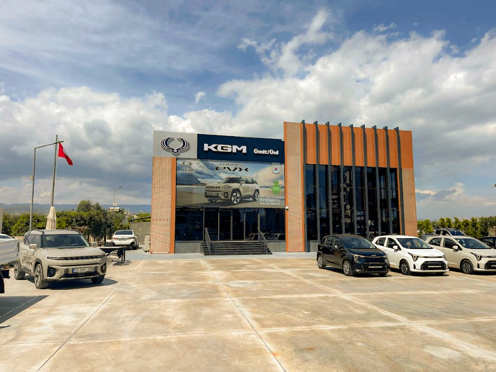 KGM Ümit/Ünl modern bayi ve galeri dış cephe görünümü